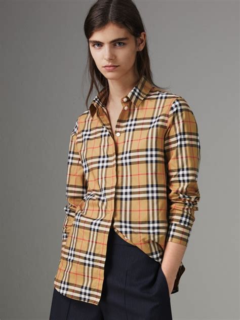 burberry women's apparel.